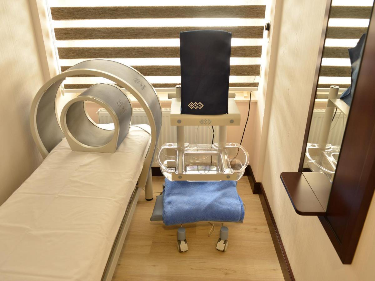 Ea Hotel Elefant การ์โลวีวารี ภายนอก รูปภาพ